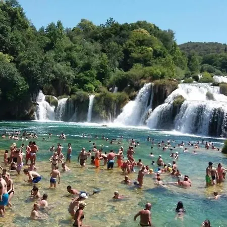 Irina Apartment Policnik