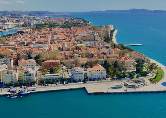 Irina 아파트 Policnik