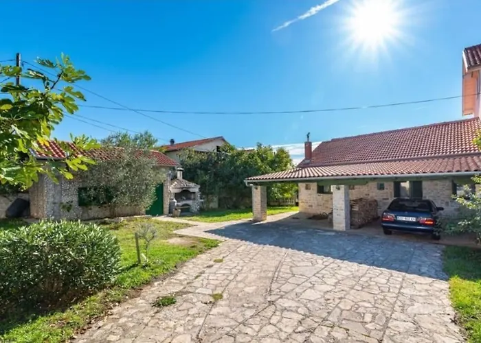 Irina Apartamento *