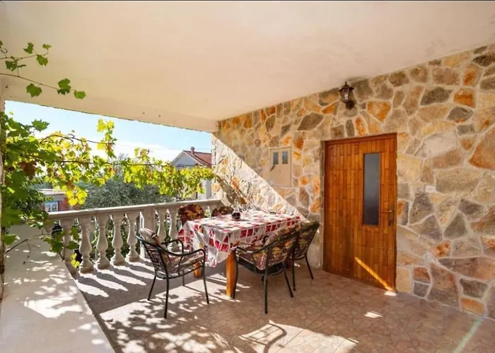 Irina Апартаменты *